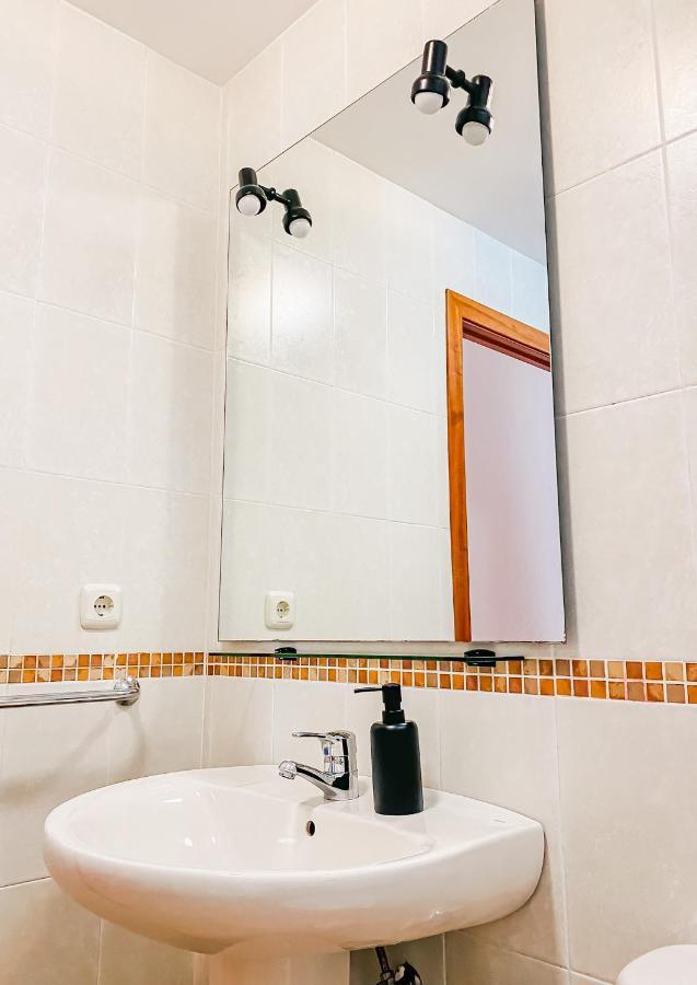 شقة Habitacion Privada + Bano Privado En La Vivienda كوراليهو المظهر الخارجي الصورة